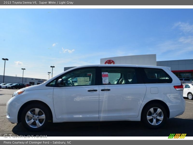 Super White / Light Gray 2013 Toyota Sienna V6