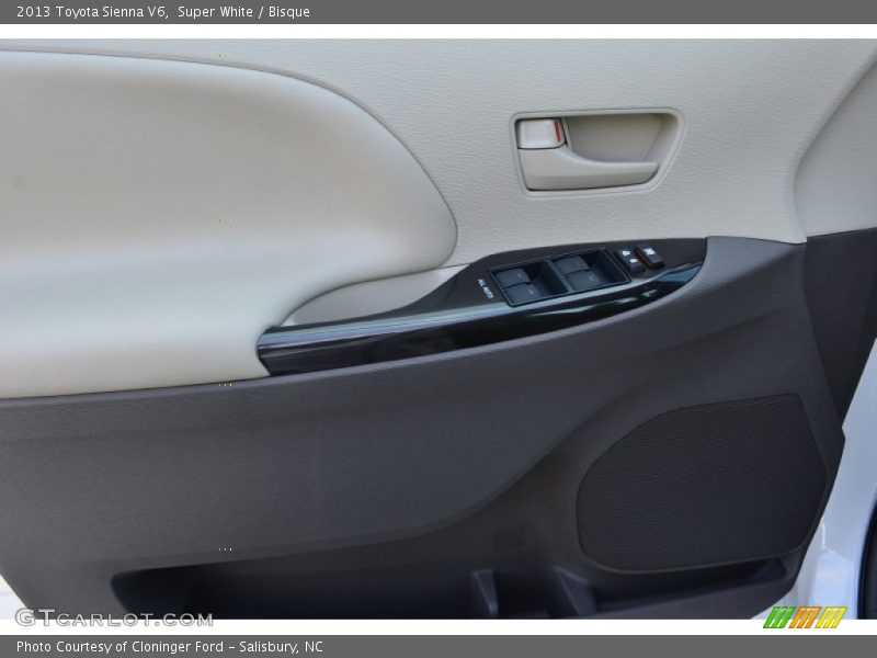 Super White / Bisque 2013 Toyota Sienna V6