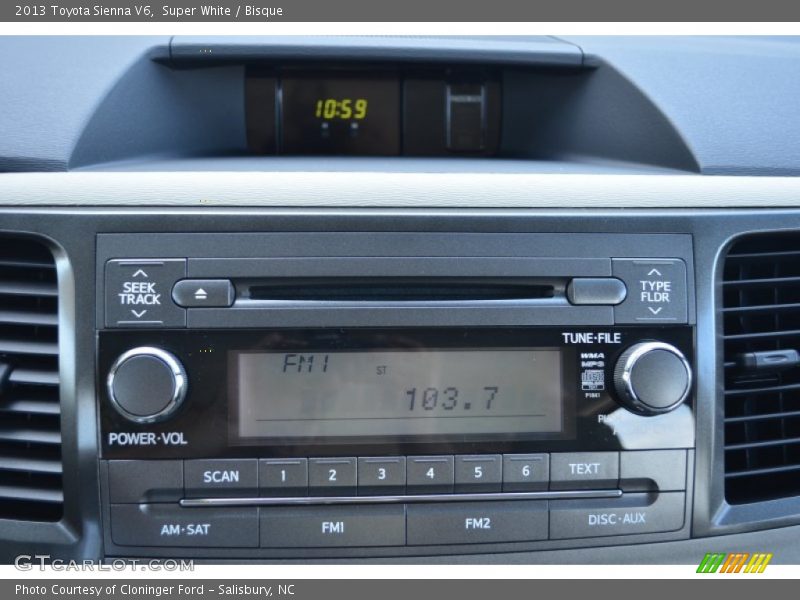Super White / Bisque 2013 Toyota Sienna V6