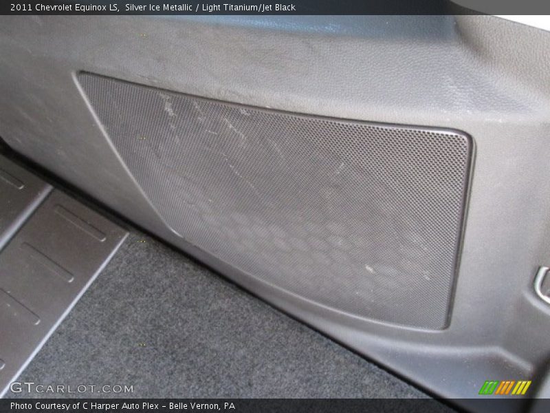 Silver Ice Metallic / Light Titanium/Jet Black 2011 Chevrolet Equinox LS