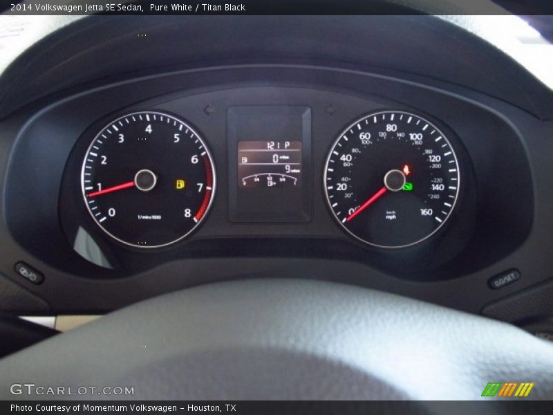Pure White / Titan Black 2014 Volkswagen Jetta SE Sedan
