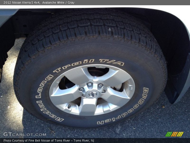 Avalanche White / Gray 2012 Nissan Xterra S 4x4