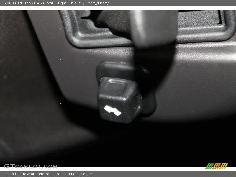 Light Platinum / Ebony/Ebony 2008 Cadillac SRX 4 V6 AWD
