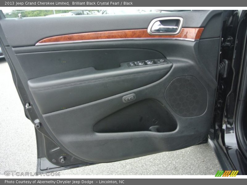 Brilliant Black Crystal Pearl / Black 2013 Jeep Grand Cherokee Limited
