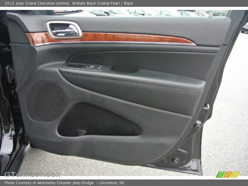 Brilliant Black Crystal Pearl / Black 2013 Jeep Grand Cherokee Limited