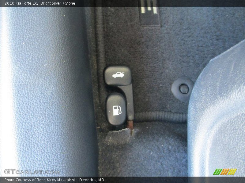 Bright Silver / Stone 2010 Kia Forte EX