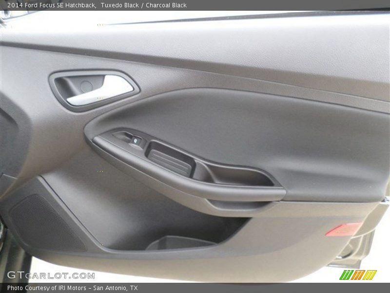 Tuxedo Black / Charcoal Black 2014 Ford Focus SE Hatchback