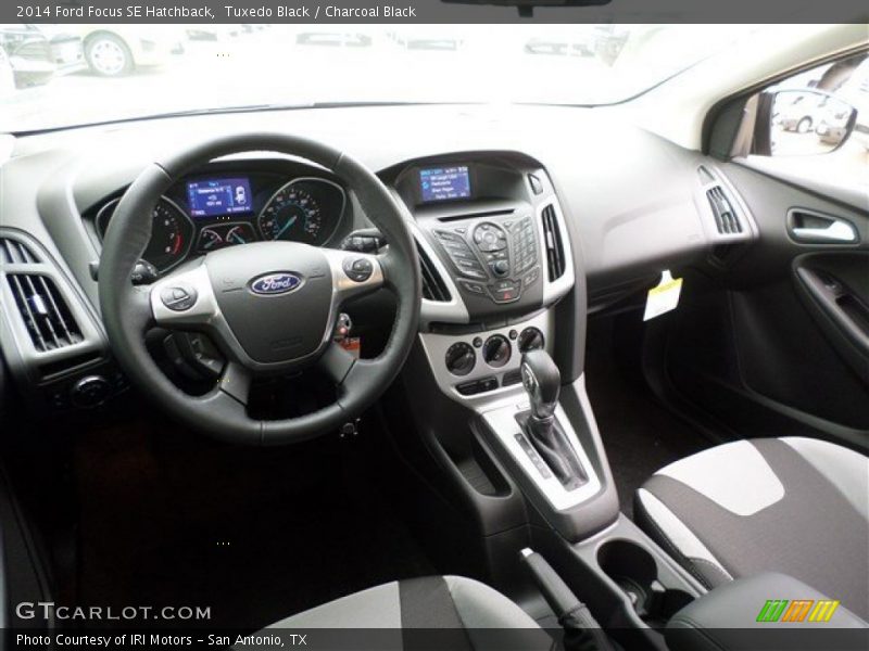 Tuxedo Black / Charcoal Black 2014 Ford Focus SE Hatchback