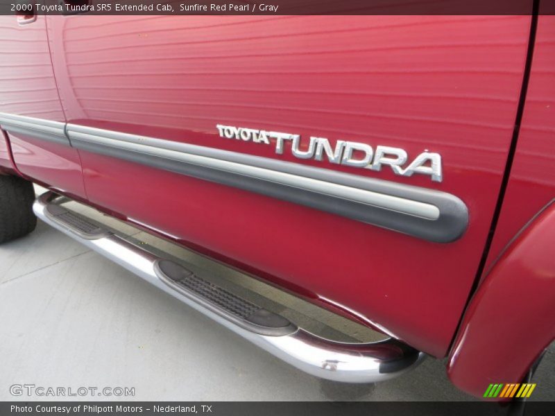Sunfire Red Pearl / Gray 2000 Toyota Tundra SR5 Extended Cab