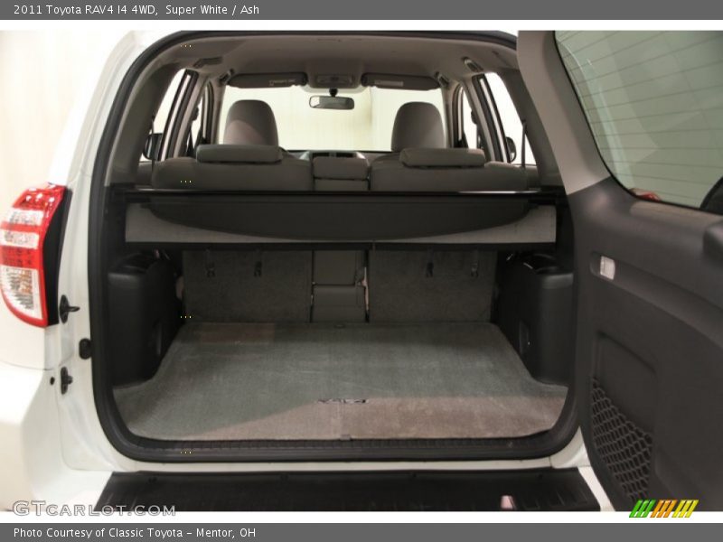 Super White / Ash 2011 Toyota RAV4 I4 4WD