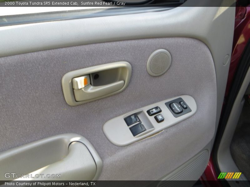 Sunfire Red Pearl / Gray 2000 Toyota Tundra SR5 Extended Cab