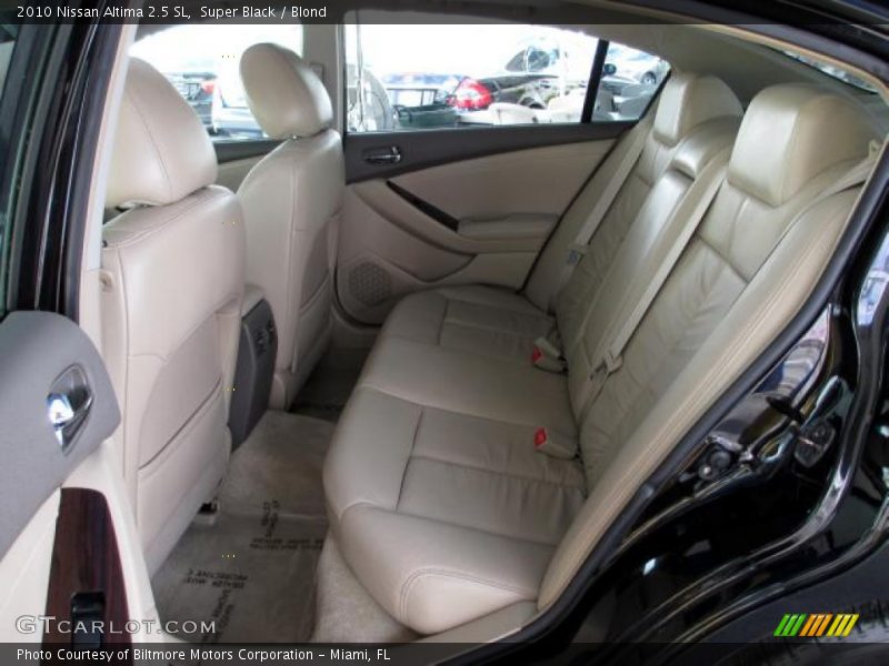 Super Black / Blond 2010 Nissan Altima 2.5 SL