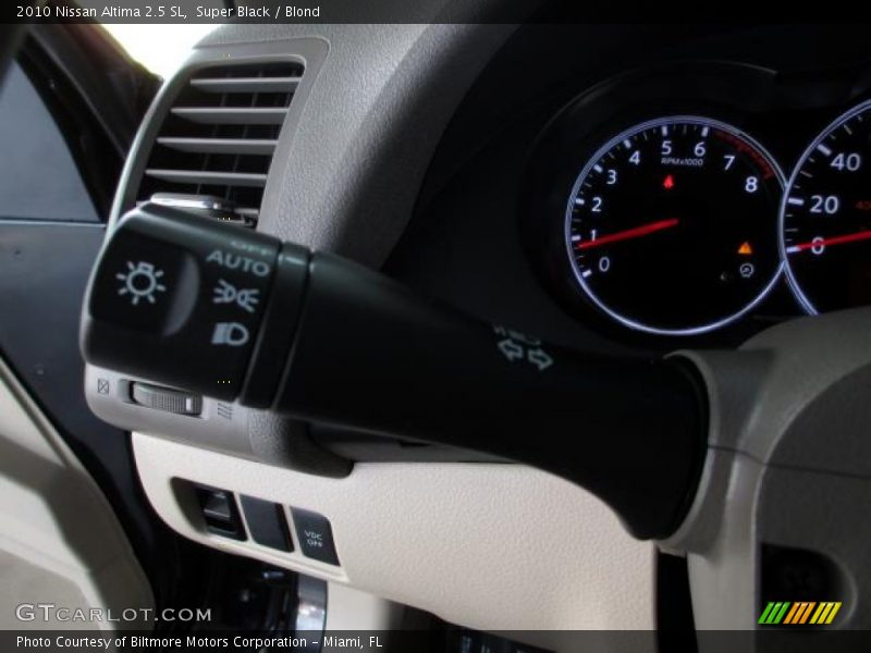 Super Black / Blond 2010 Nissan Altima 2.5 SL