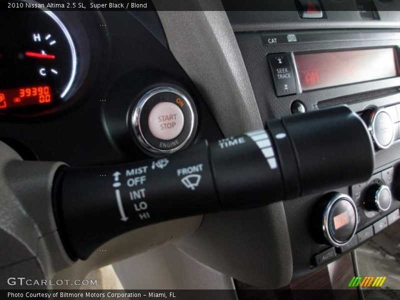 Super Black / Blond 2010 Nissan Altima 2.5 SL