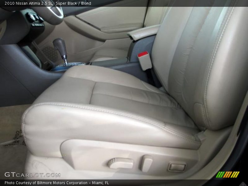 Super Black / Blond 2010 Nissan Altima 2.5 SL