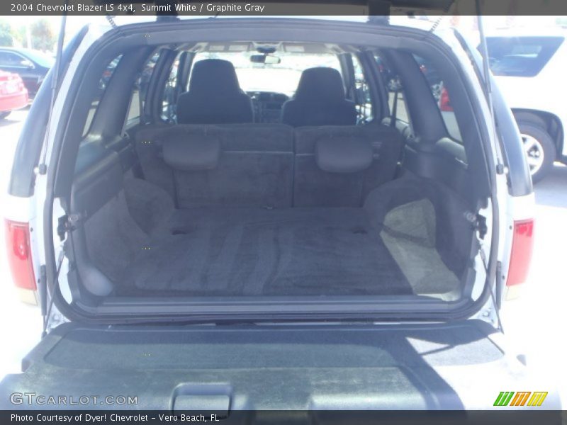 Summit White / Graphite Gray 2004 Chevrolet Blazer LS 4x4