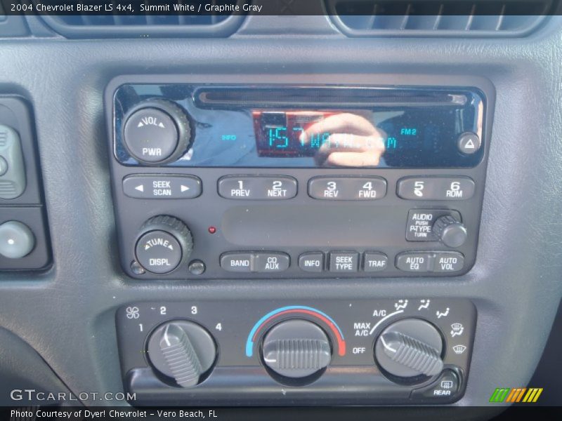 Summit White / Graphite Gray 2004 Chevrolet Blazer LS 4x4