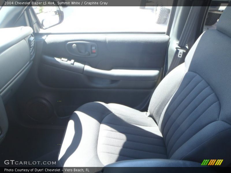 Summit White / Graphite Gray 2004 Chevrolet Blazer LS 4x4