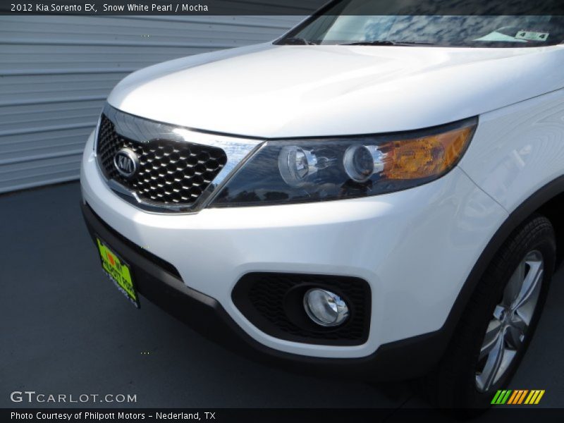 Snow White Pearl / Mocha 2012 Kia Sorento EX