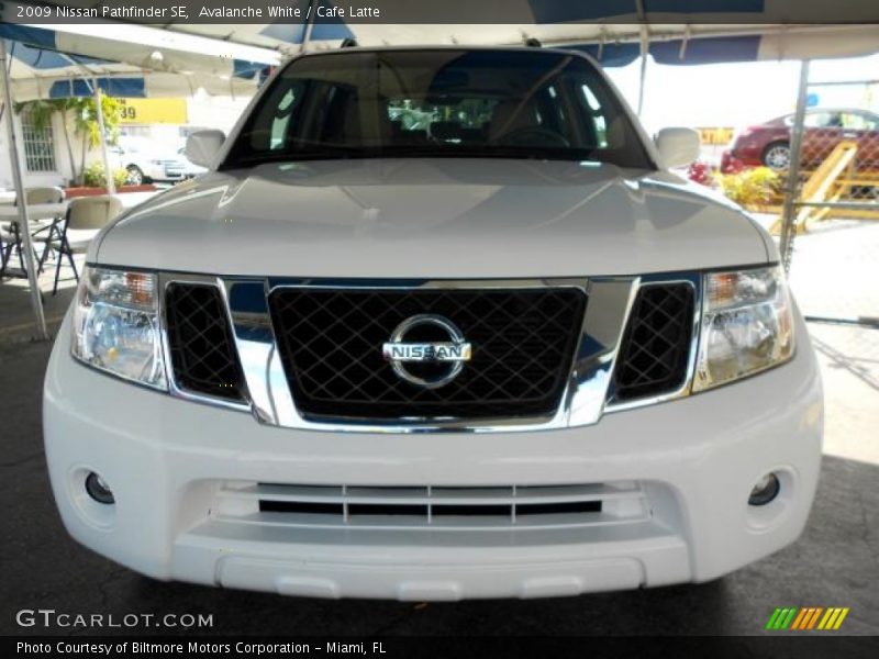 Avalanche White / Cafe Latte 2009 Nissan Pathfinder SE