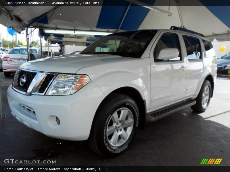 Avalanche White / Cafe Latte 2009 Nissan Pathfinder SE