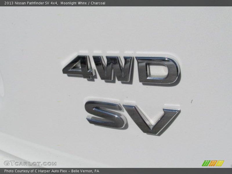 Moonlight White / Charcoal 2013 Nissan Pathfinder SV 4x4