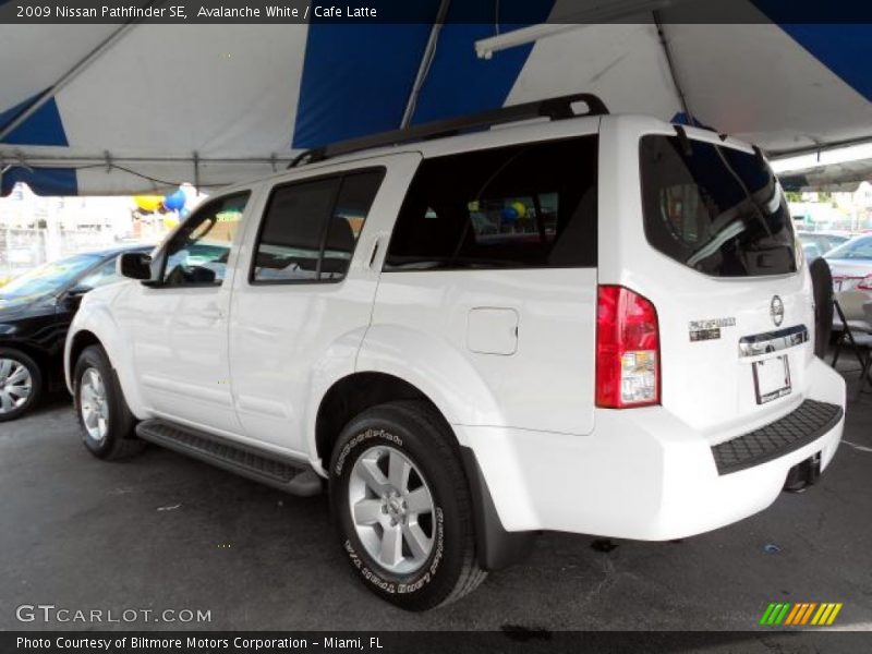 Avalanche White / Cafe Latte 2009 Nissan Pathfinder SE