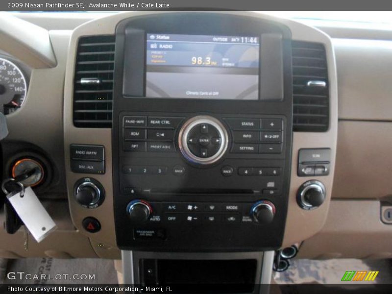 Avalanche White / Cafe Latte 2009 Nissan Pathfinder SE