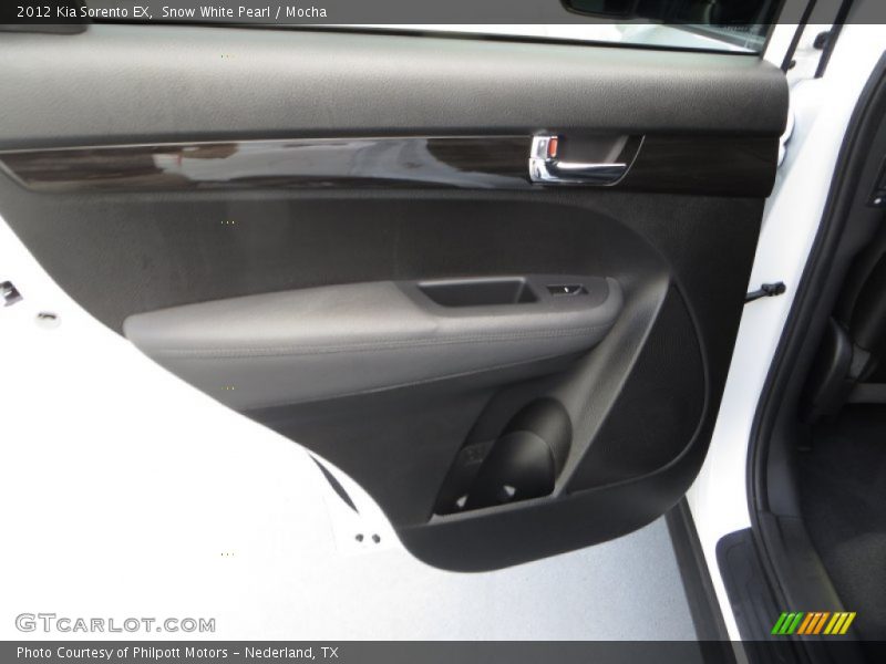 Snow White Pearl / Mocha 2012 Kia Sorento EX