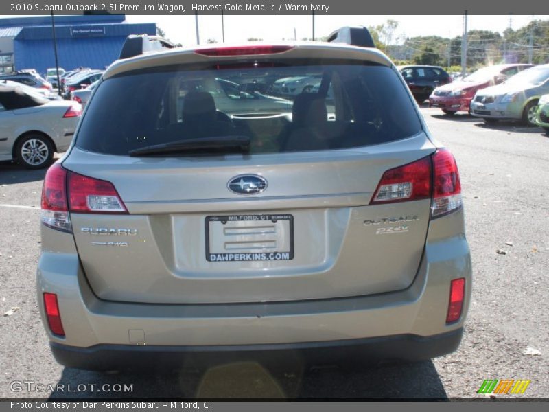 Harvest Gold Metallic / Warm Ivory 2010 Subaru Outback 2.5i Premium Wagon