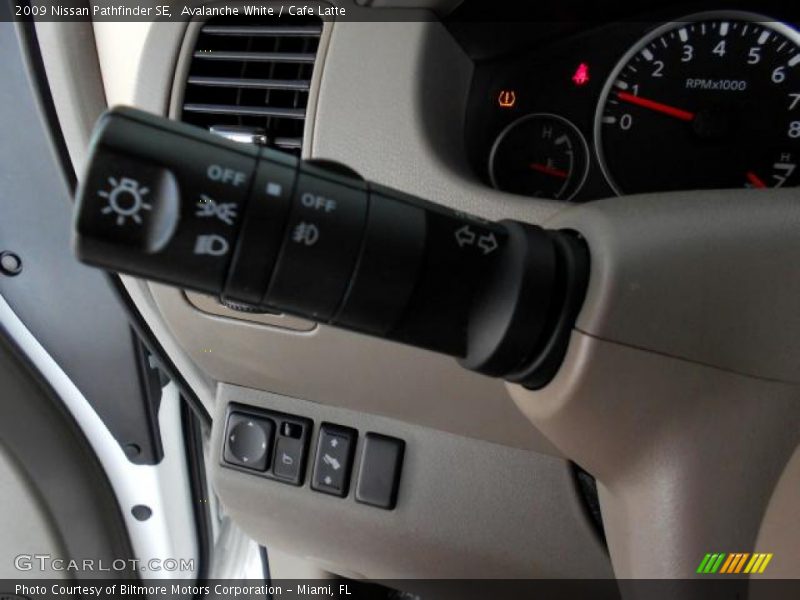 Avalanche White / Cafe Latte 2009 Nissan Pathfinder SE