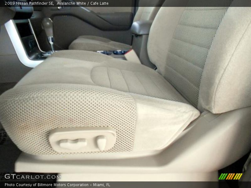 Avalanche White / Cafe Latte 2009 Nissan Pathfinder SE