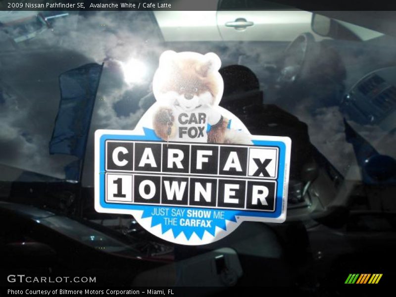 Avalanche White / Cafe Latte 2009 Nissan Pathfinder SE