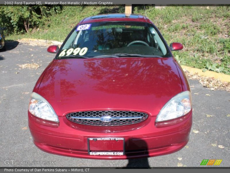 Matador Red Metallic / Medium Graphite 2002 Ford Taurus SES