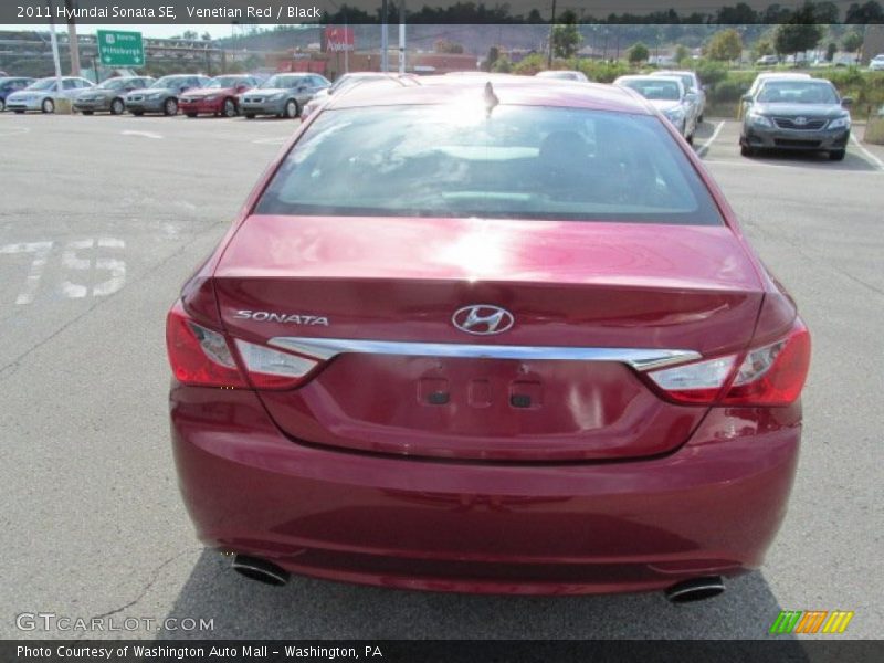 Venetian Red / Black 2011 Hyundai Sonata SE