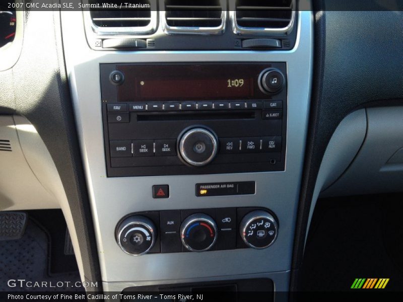 Summit White / Titanium 2007 GMC Acadia SLE