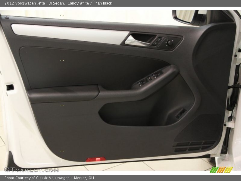 Candy White / Titan Black 2012 Volkswagen Jetta TDI Sedan