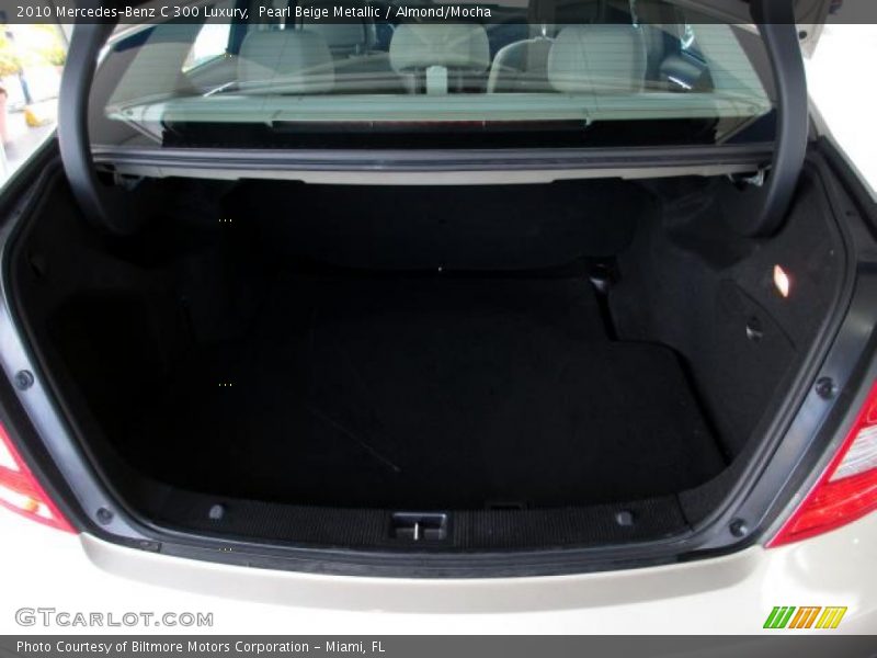 Pearl Beige Metallic / Almond/Mocha 2010 Mercedes-Benz C 300 Luxury