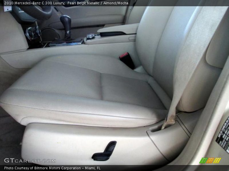 Pearl Beige Metallic / Almond/Mocha 2010 Mercedes-Benz C 300 Luxury