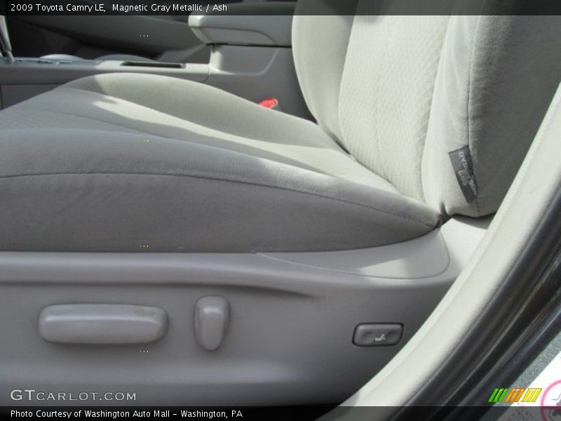 Magnetic Gray Metallic / Ash 2009 Toyota Camry LE