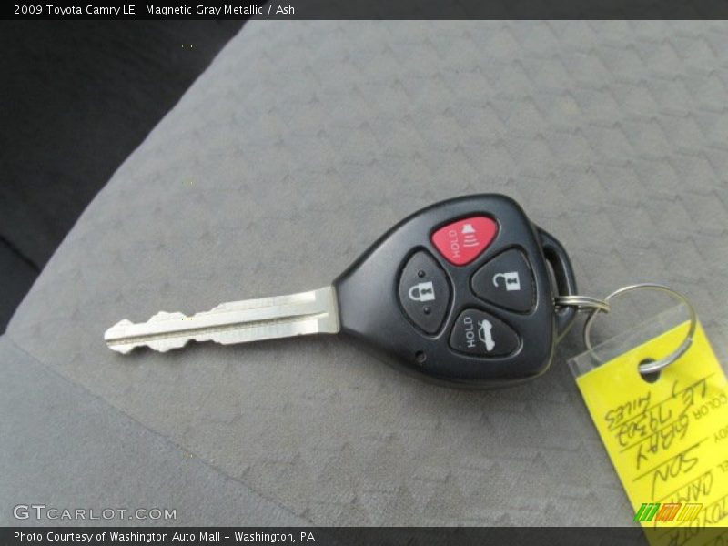 Magnetic Gray Metallic / Ash 2009 Toyota Camry LE