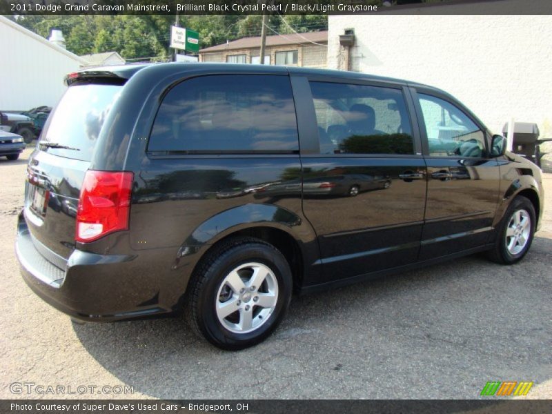 Brilliant Black Crystal Pearl / Black/Light Graystone 2011 Dodge Grand Caravan Mainstreet