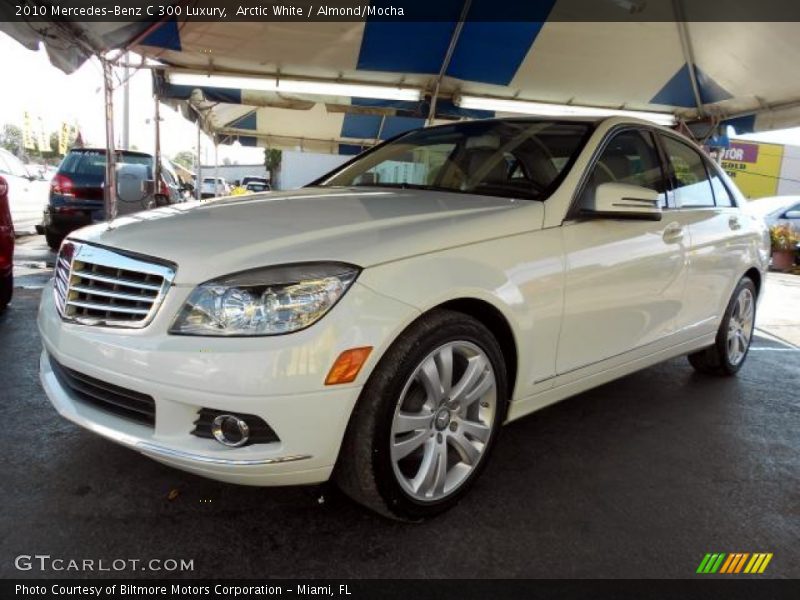 Arctic White / Almond/Mocha 2010 Mercedes-Benz C 300 Luxury