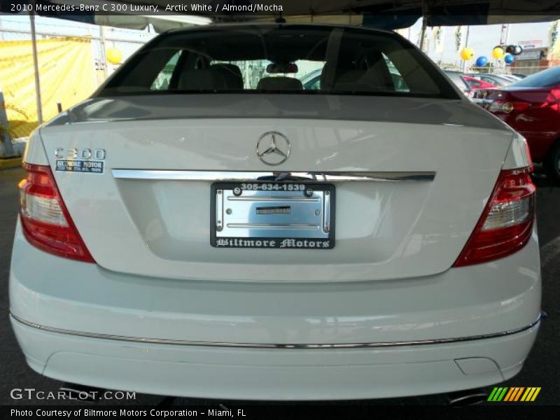 Arctic White / Almond/Mocha 2010 Mercedes-Benz C 300 Luxury