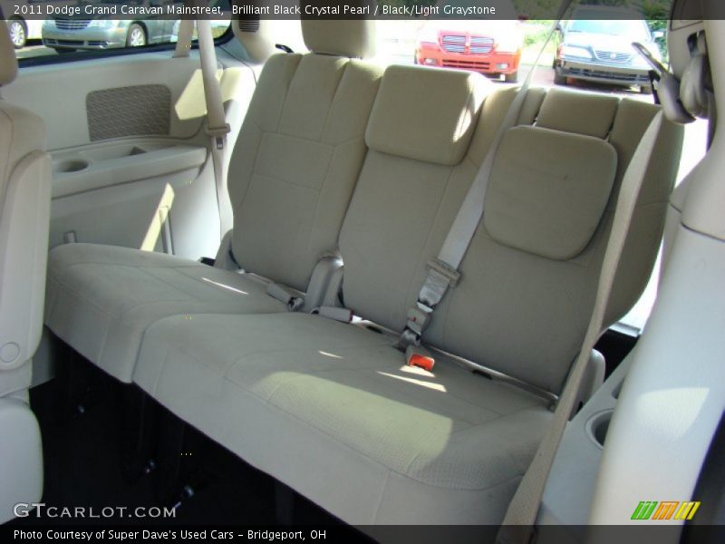 Brilliant Black Crystal Pearl / Black/Light Graystone 2011 Dodge Grand Caravan Mainstreet