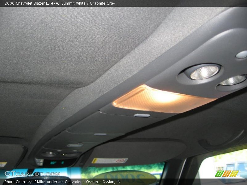 Summit White / Graphite Gray 2000 Chevrolet Blazer LS 4x4