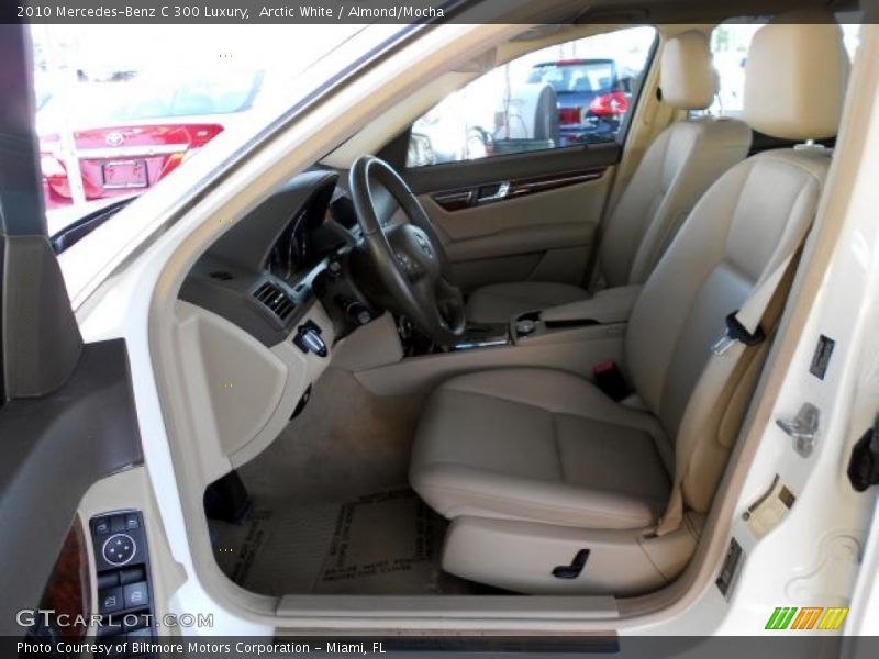 Arctic White / Almond/Mocha 2010 Mercedes-Benz C 300 Luxury