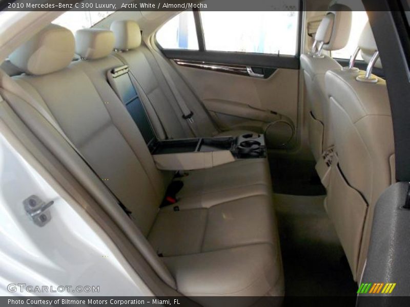 Arctic White / Almond/Mocha 2010 Mercedes-Benz C 300 Luxury