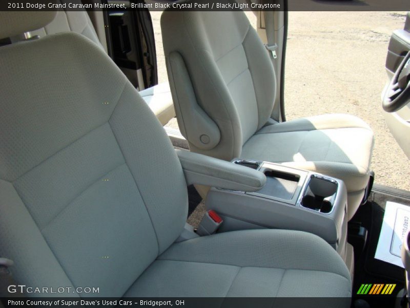 Brilliant Black Crystal Pearl / Black/Light Graystone 2011 Dodge Grand Caravan Mainstreet