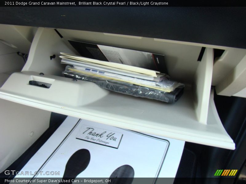 Brilliant Black Crystal Pearl / Black/Light Graystone 2011 Dodge Grand Caravan Mainstreet